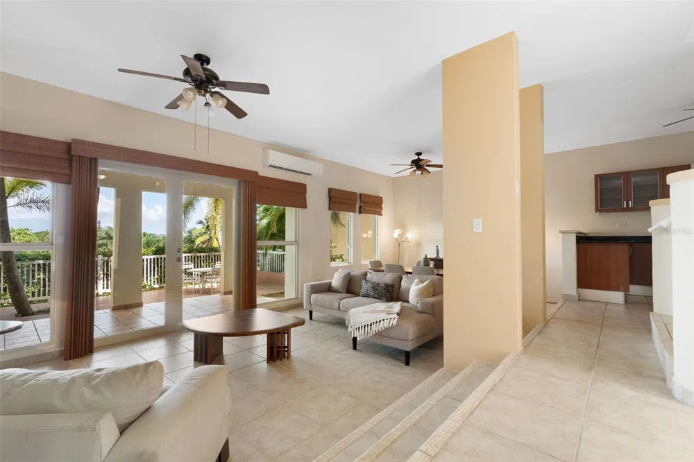 90 CANDELERO DRIVE #13 Humacao, PR 00791