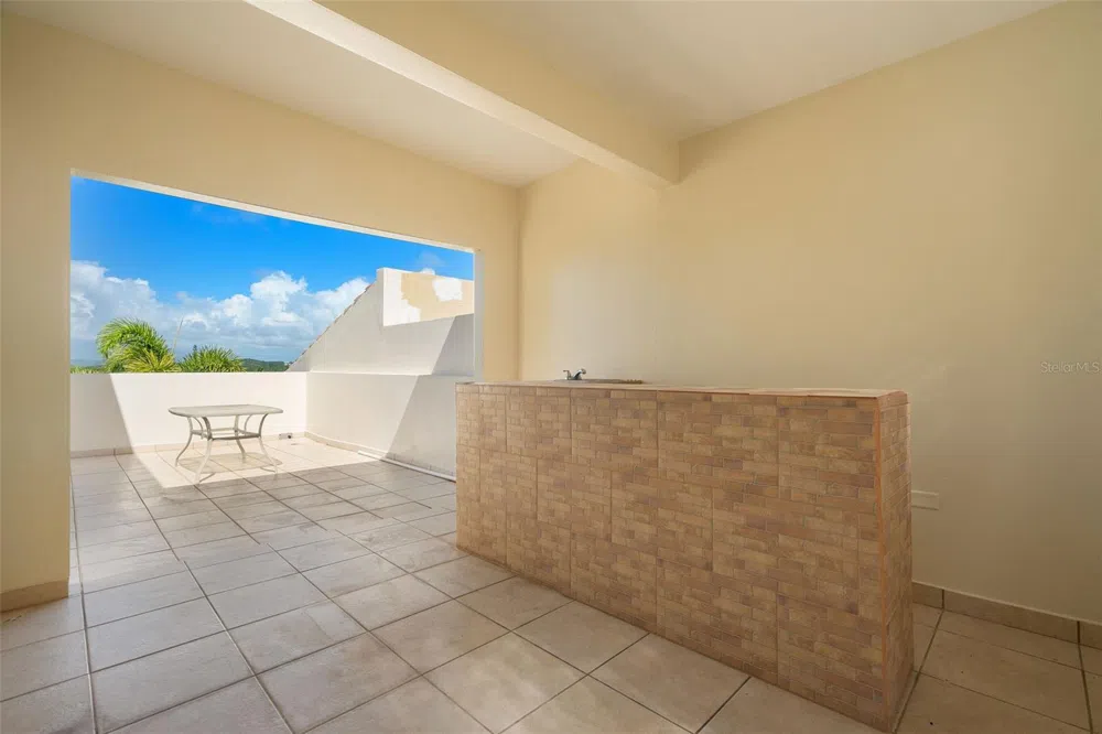 90 CANDELERO DRIVE #13 Humacao, PR 00791