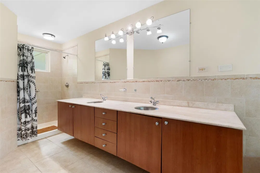90 CANDELERO DRIVE #13 Humacao, PR 00791