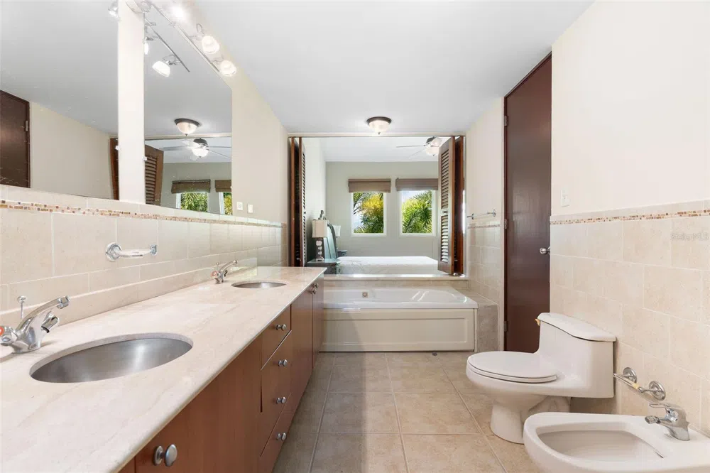 90 CANDELERO DRIVE #13 Humacao, PR 00791