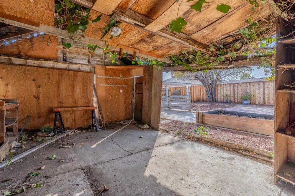 1024 Springfield Drive San Carlos, CA 94070