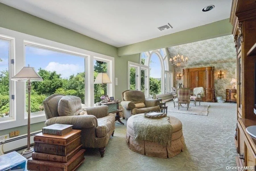 30 Thixton Drive Hewlett Harbor, NY 11557
