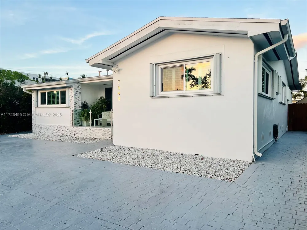 7549 Adventure Ave North Bay Village, FL 33141