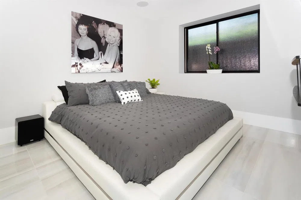 1095 Hoover Street Carlsbad, CA 92008