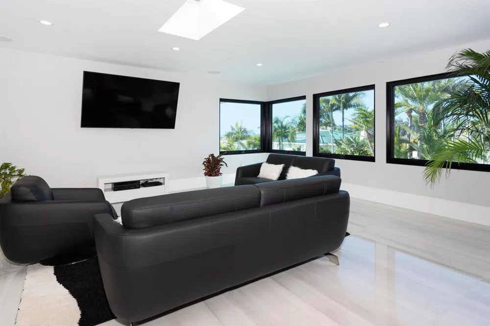 1095 Hoover Street Carlsbad, CA 92008