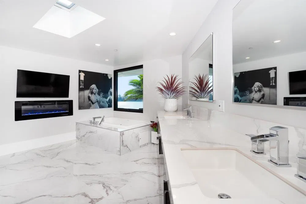 1095 Hoover Street Carlsbad, CA 92008