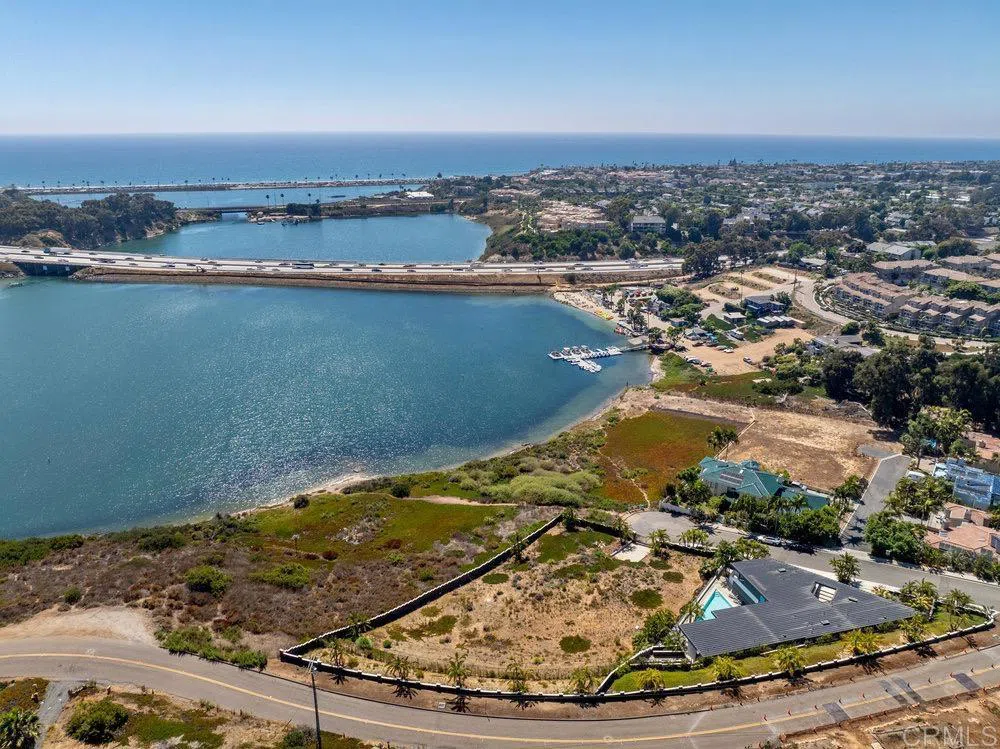 1095 Hoover Street Carlsbad, CA 92008