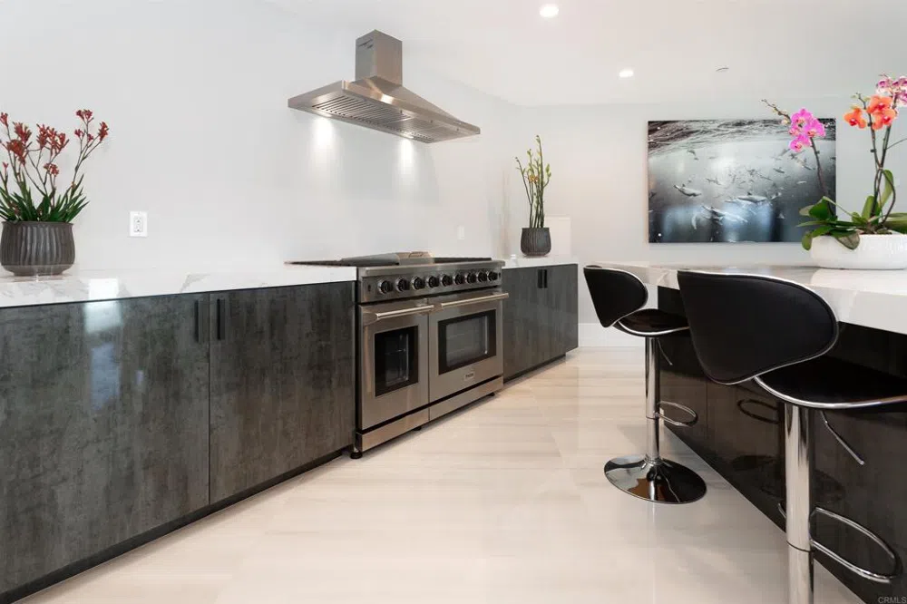 1095 Hoover Street Carlsbad, CA 92008