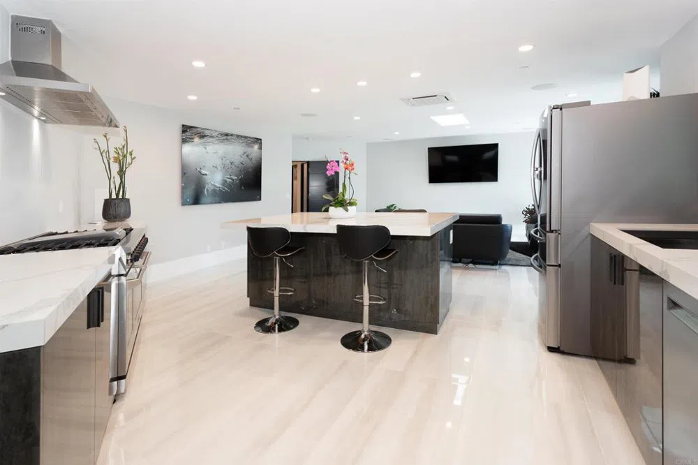 1095 Hoover Street Carlsbad, CA 92008
