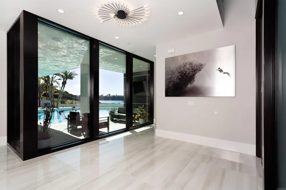 1095 Hoover Street Carlsbad, CA 92008