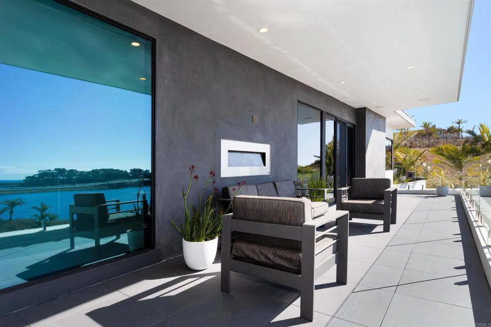 1095 Hoover Street Carlsbad, CA 92008