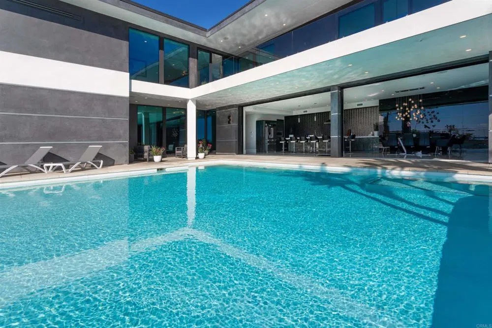 1095 Hoover Street Carlsbad, CA 92008