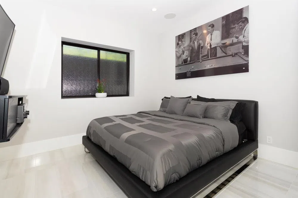 1095 Hoover Street Carlsbad, CA 92008