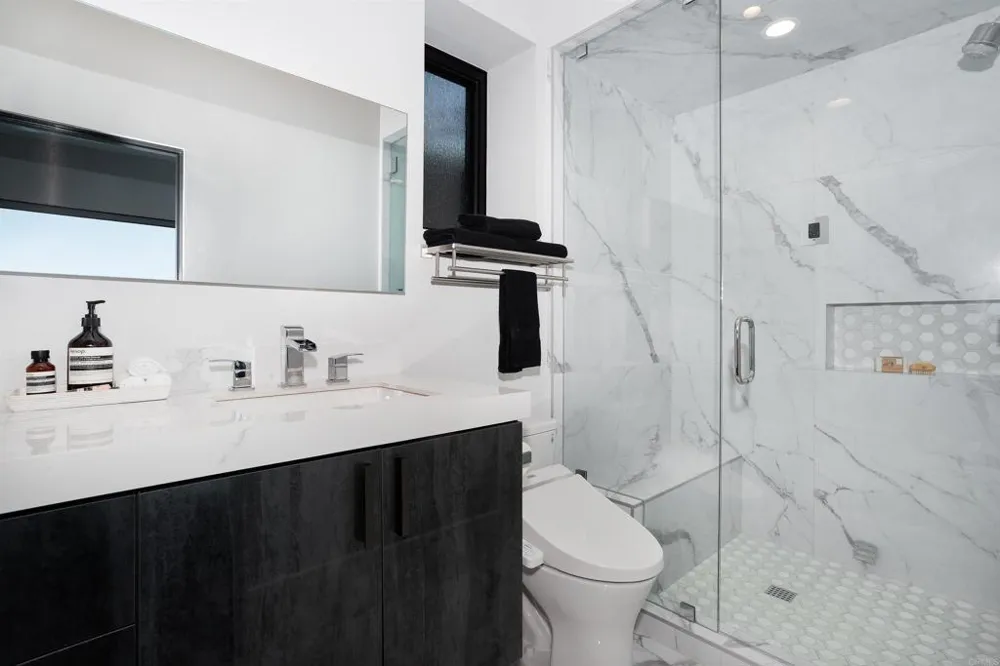 1095 Hoover Street Carlsbad, CA 92008