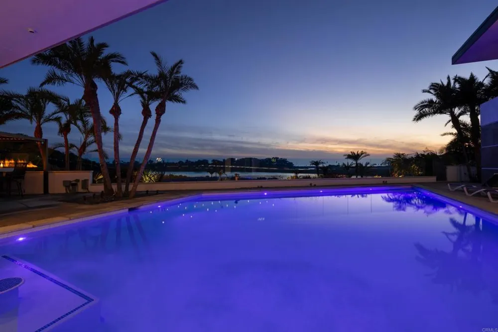1095 Hoover Street Carlsbad, CA 92008