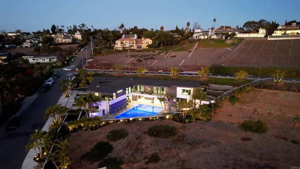 1095 Hoover Street Carlsbad, CA 92008