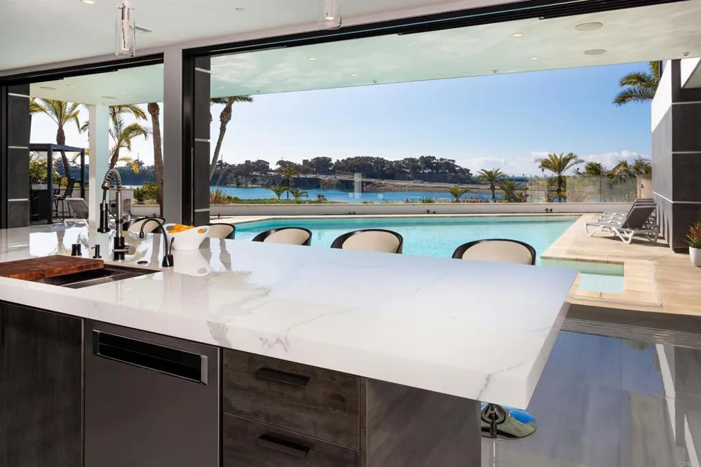 1095 Hoover Street Carlsbad, CA 92008