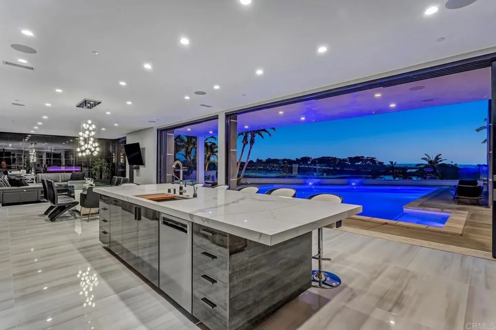 1095 Hoover Street Carlsbad, CA 92008