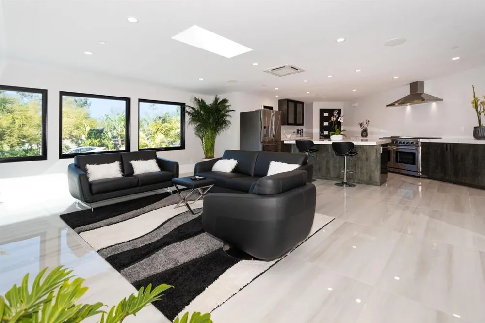 1095 Hoover Street Carlsbad, CA 92008