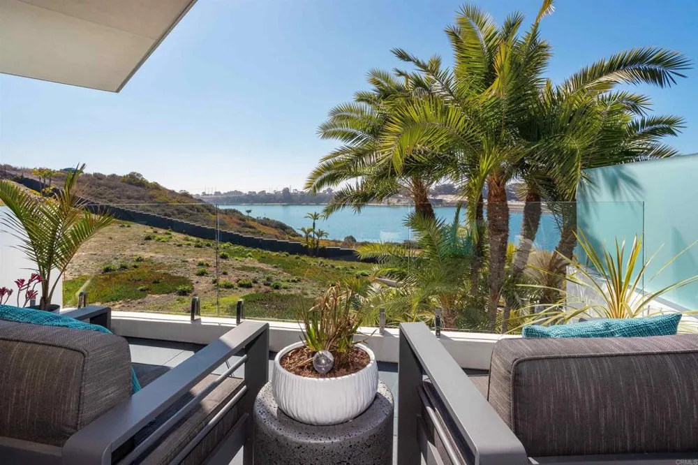1095 Hoover Street Carlsbad, CA 92008