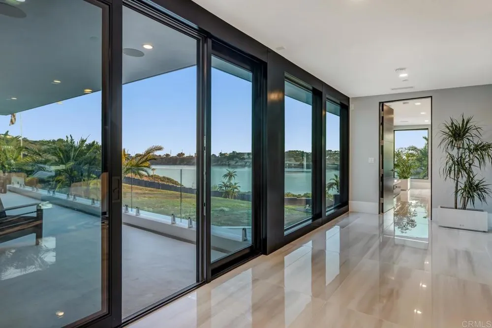 1095 Hoover Street Carlsbad, CA 92008