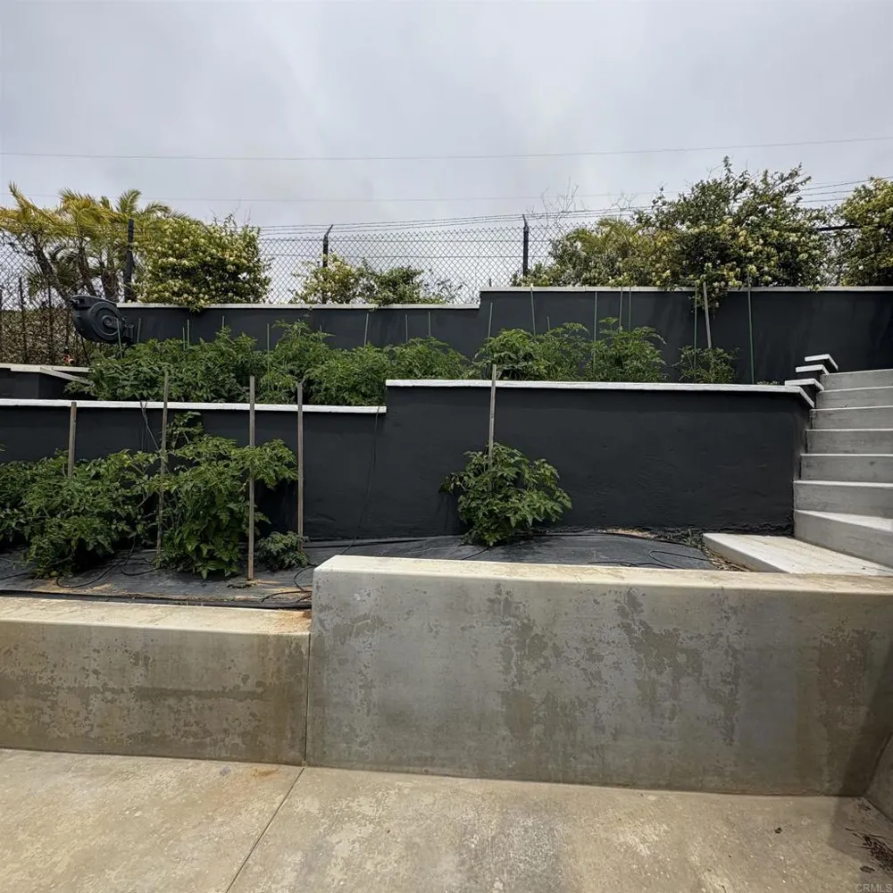1095 Hoover Street Carlsbad, CA 92008