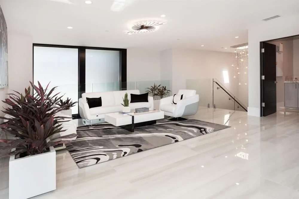 1095 Hoover Street Carlsbad, CA 92008