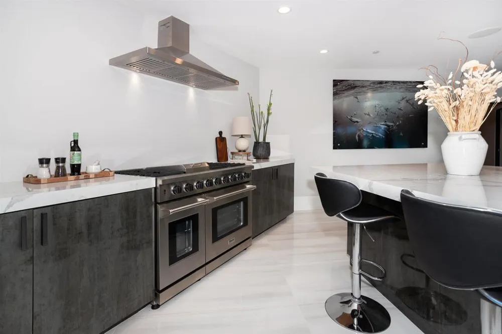 1095 Hoover Street Carlsbad, CA 92008