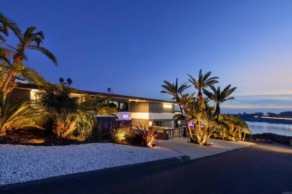 1095 Hoover Street Carlsbad, CA 92008