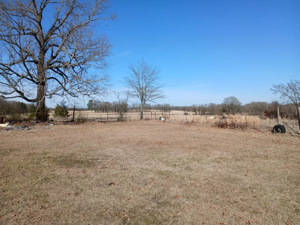 19088 US Hwy 82 Avery, TX 75554