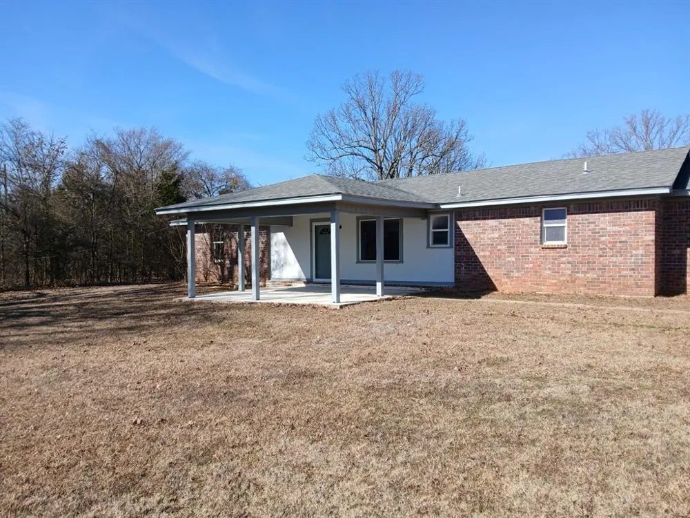 19088 US Hwy 82 Avery, TX 75554