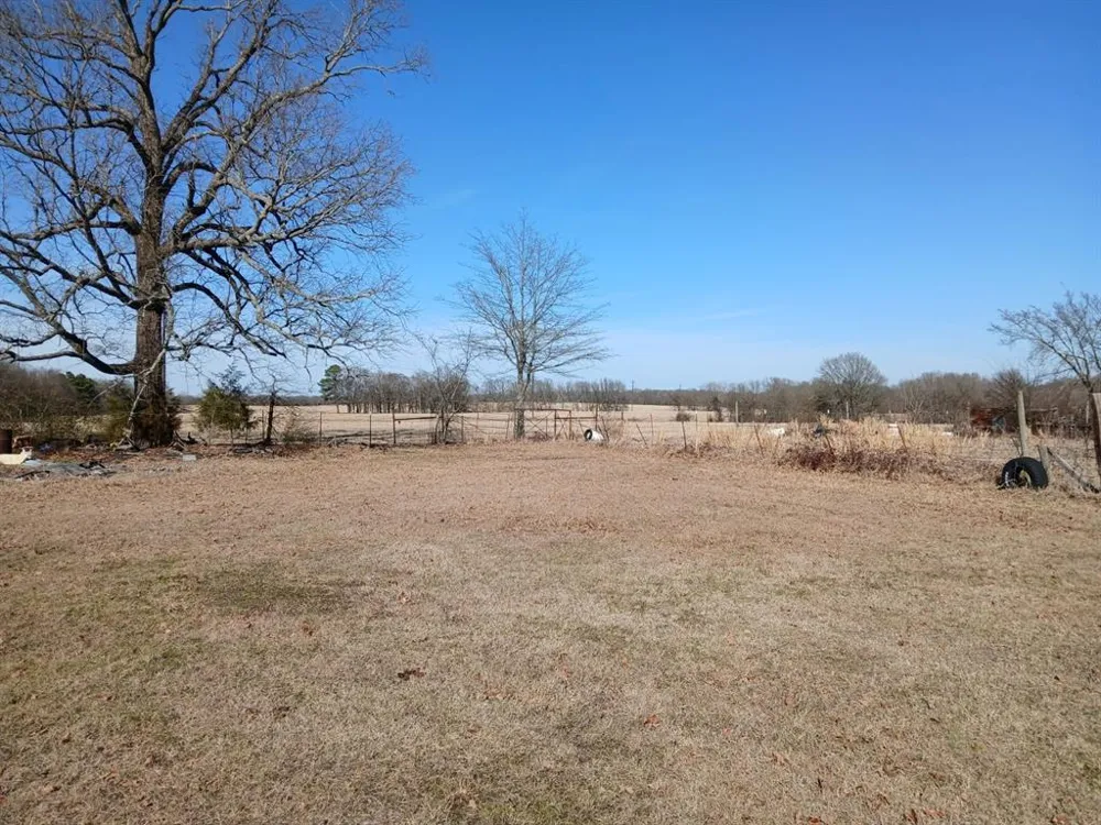 19088 US Hwy 82 Avery, TX 75554