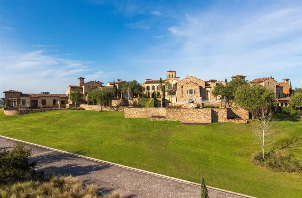 16626 BOLSENA DRIVE Bella Collina, FL 34756