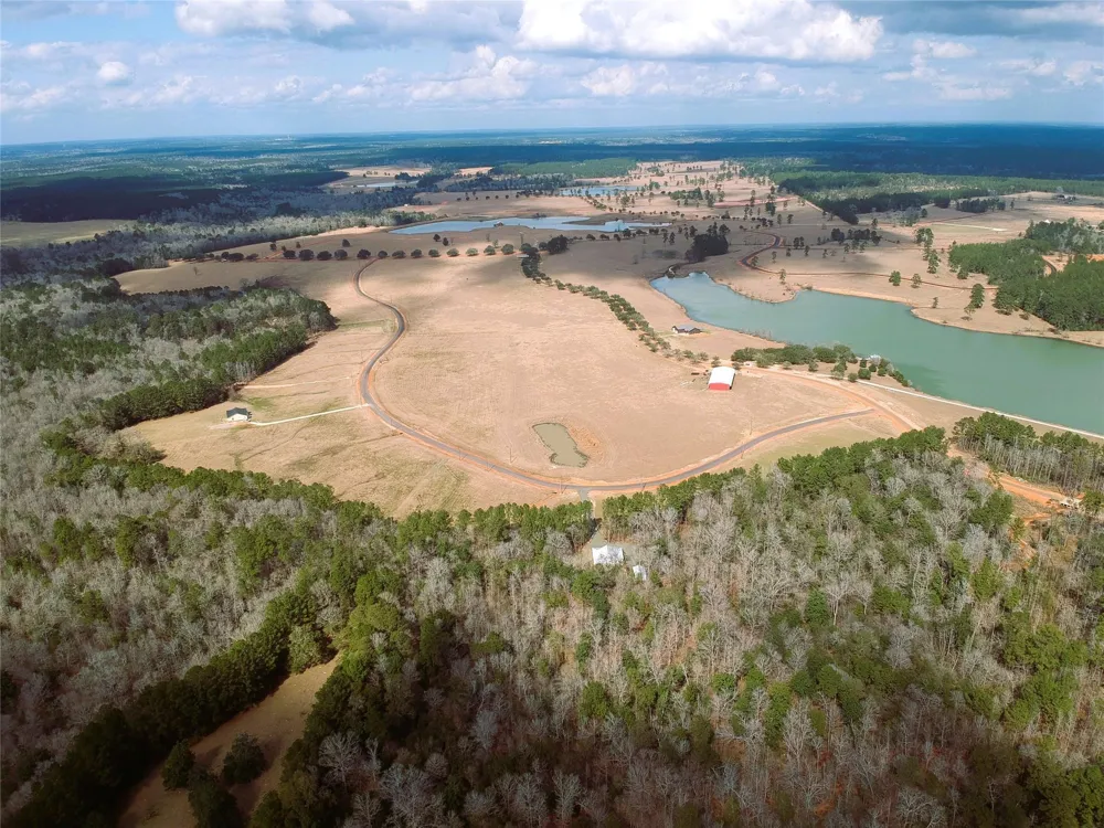 1 Lakeland Ranch Drive Hillister, TX 77624