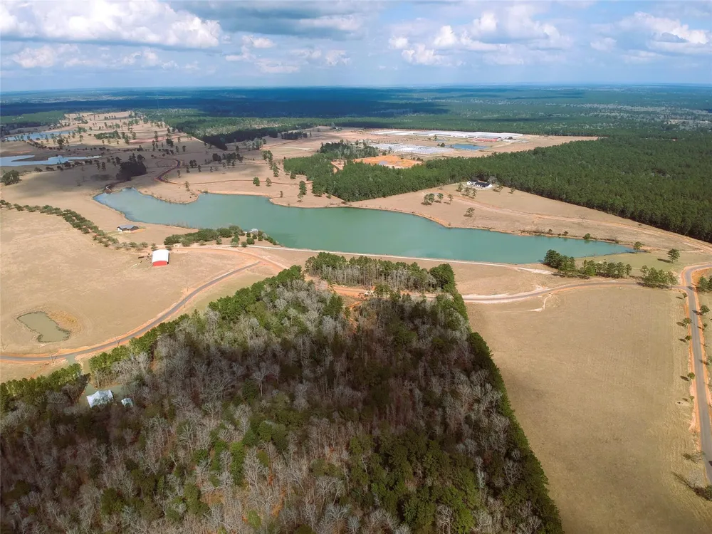 1 Lakeland Ranch Drive Hillister, TX 77624