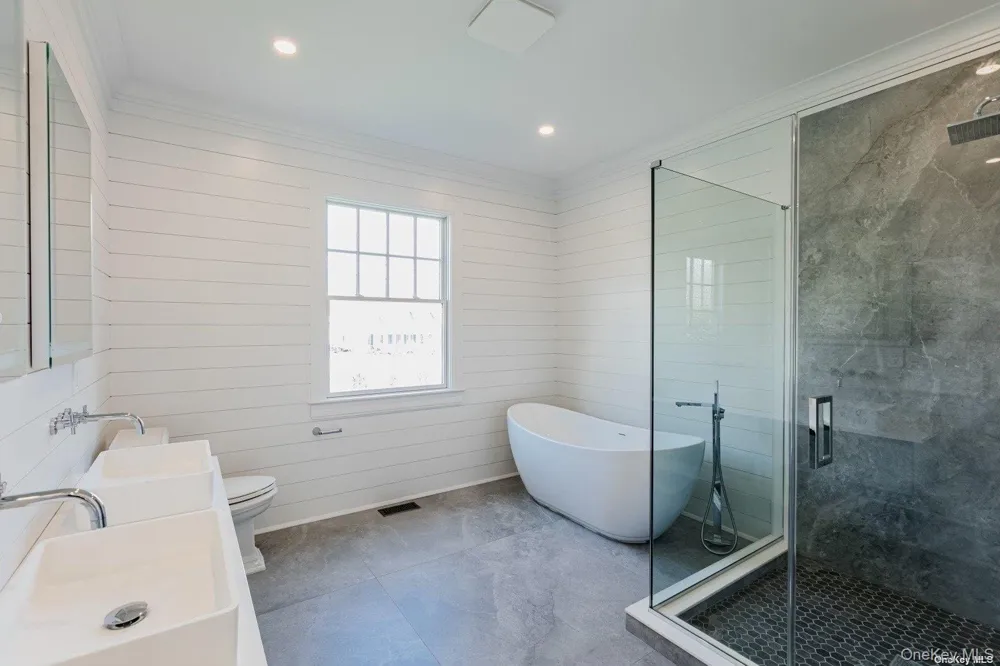 2415 Cox Neck Road Mattituck, NY 11952