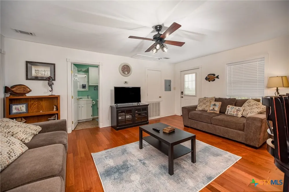 19 Dewberry Lane Seadrift, TX 77983