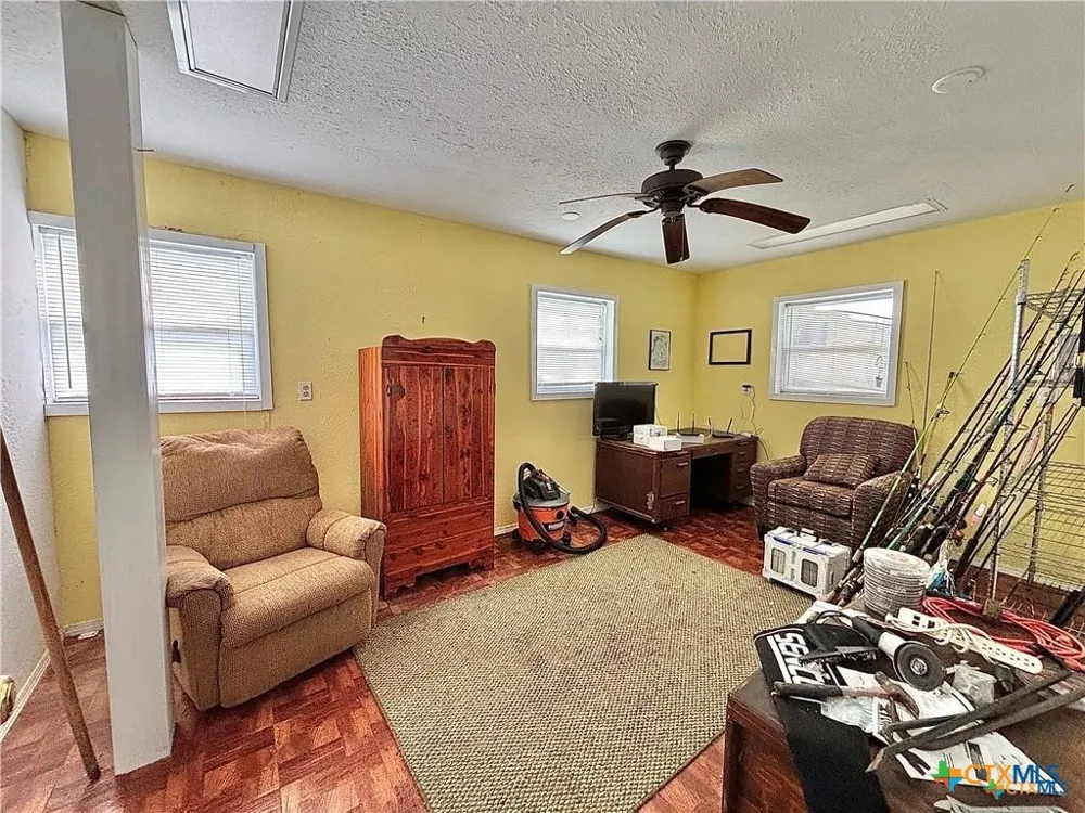 19 Dewberry Lane Seadrift, TX 77983
