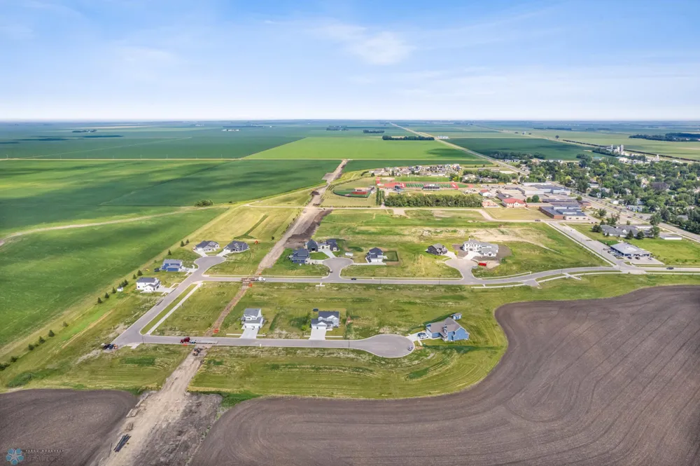 799 4TH AVENUE Casselton, ND 58012