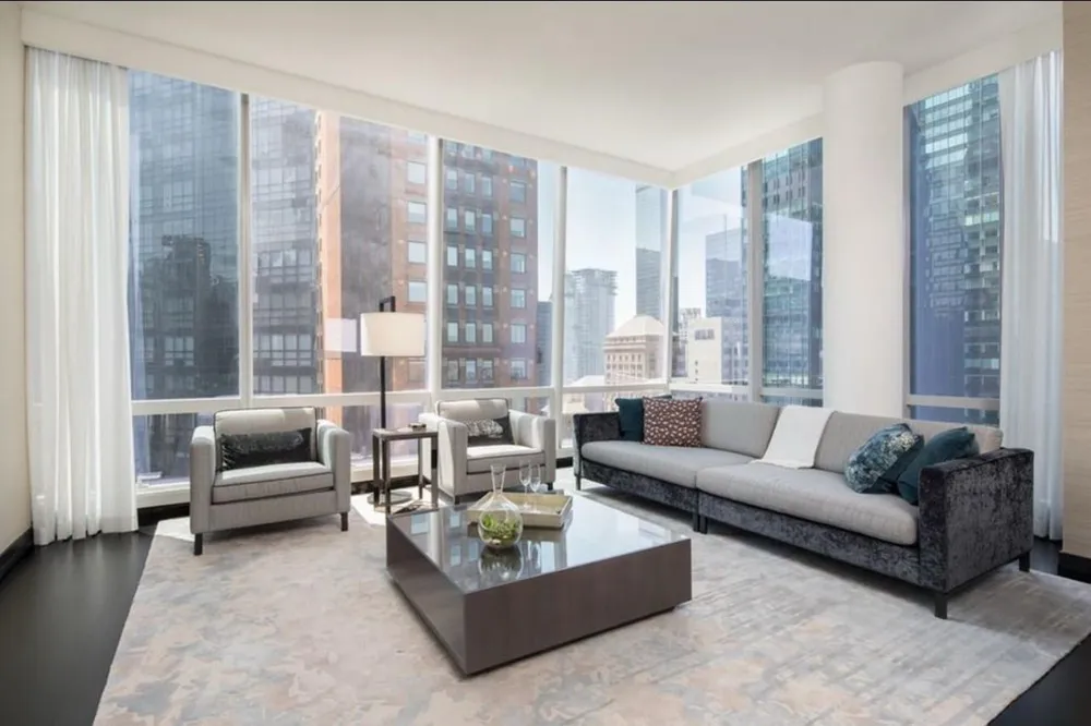 157 W 57th Street #33E New York (Manhattan), NY 10019