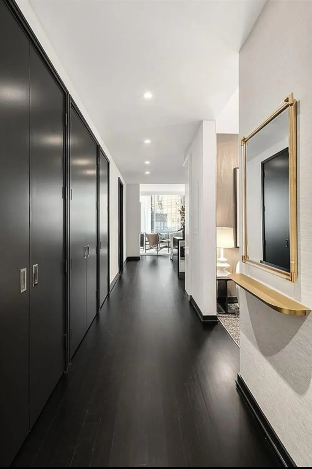 157 W 57th Street #33E New York (Manhattan), NY 10019