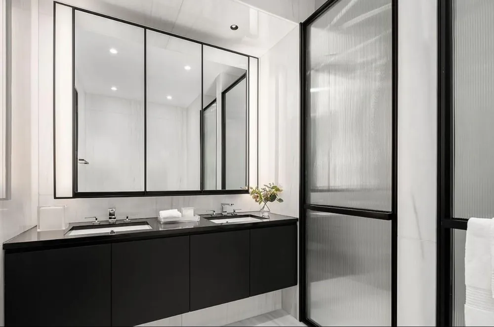 157 W 57th Street #33E New York (Manhattan), NY 10019