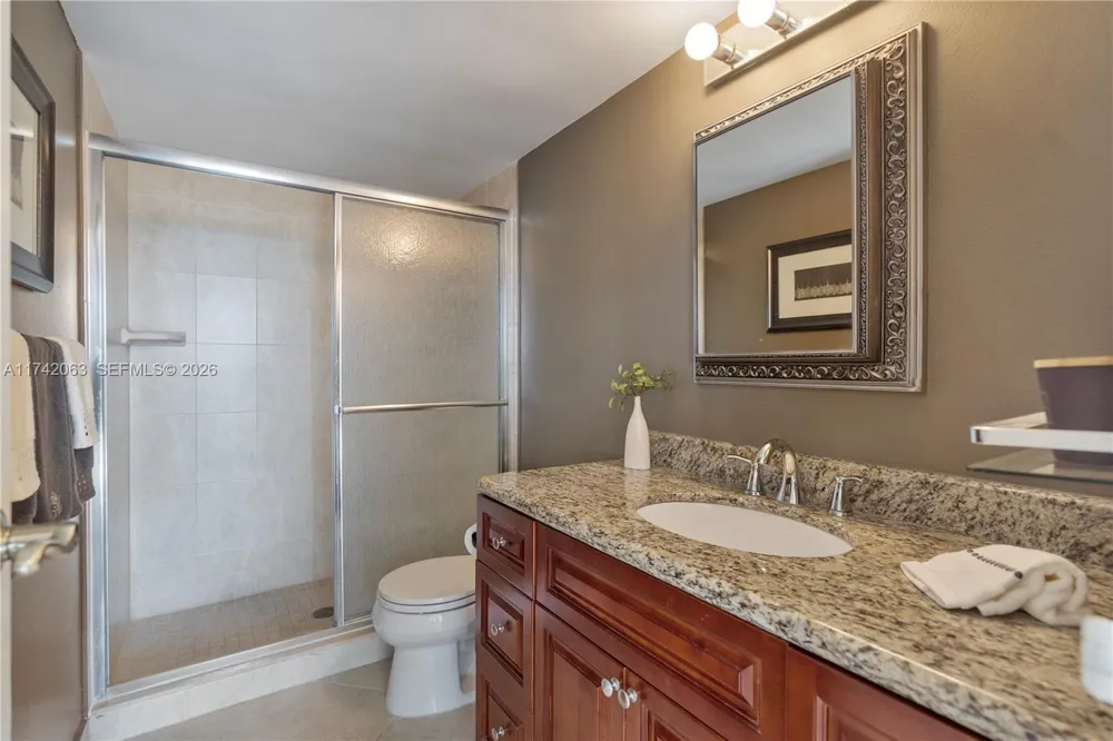 800 Parkview Dr #909 Hallandale Beach, FL 33009