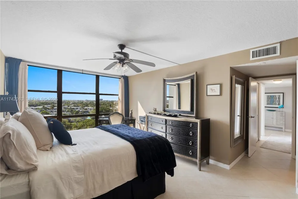 800 Parkview Dr #909 Hallandale Beach, FL 33009