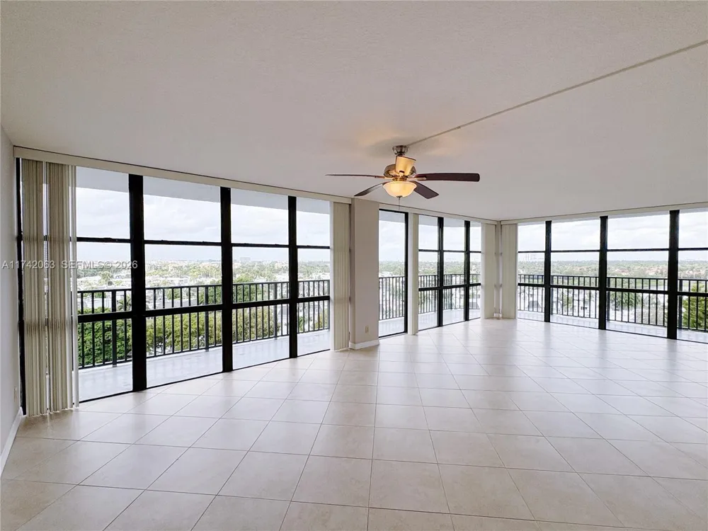 800 Parkview Dr #909 Hallandale Beach, FL 33009