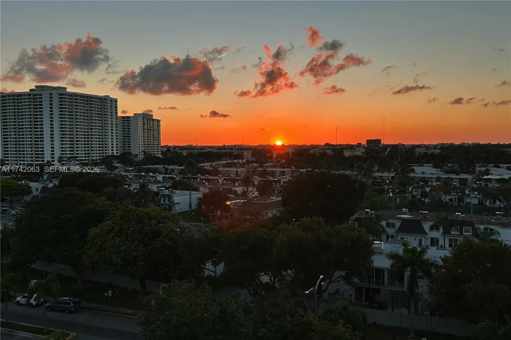 800 Parkview Dr #909 Hallandale Beach, FL 33009