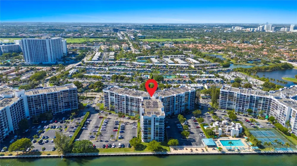 800 Parkview Dr #909 Hallandale Beach, FL 33009