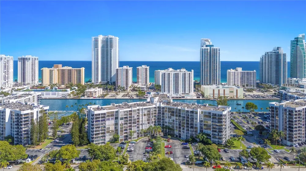 800 Parkview Dr #909 Hallandale Beach, FL 33009