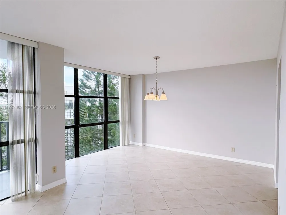 800 Parkview Dr #909 Hallandale Beach, FL 33009