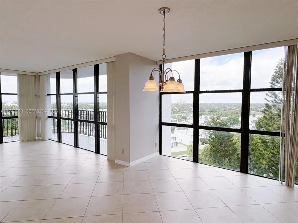 800 Parkview Dr #909 Hallandale Beach, FL 33009